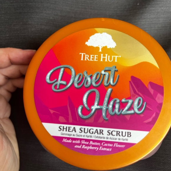 Tree Hut Bundle, for hydrated, youthful-looking skin - Picture 8 of 8